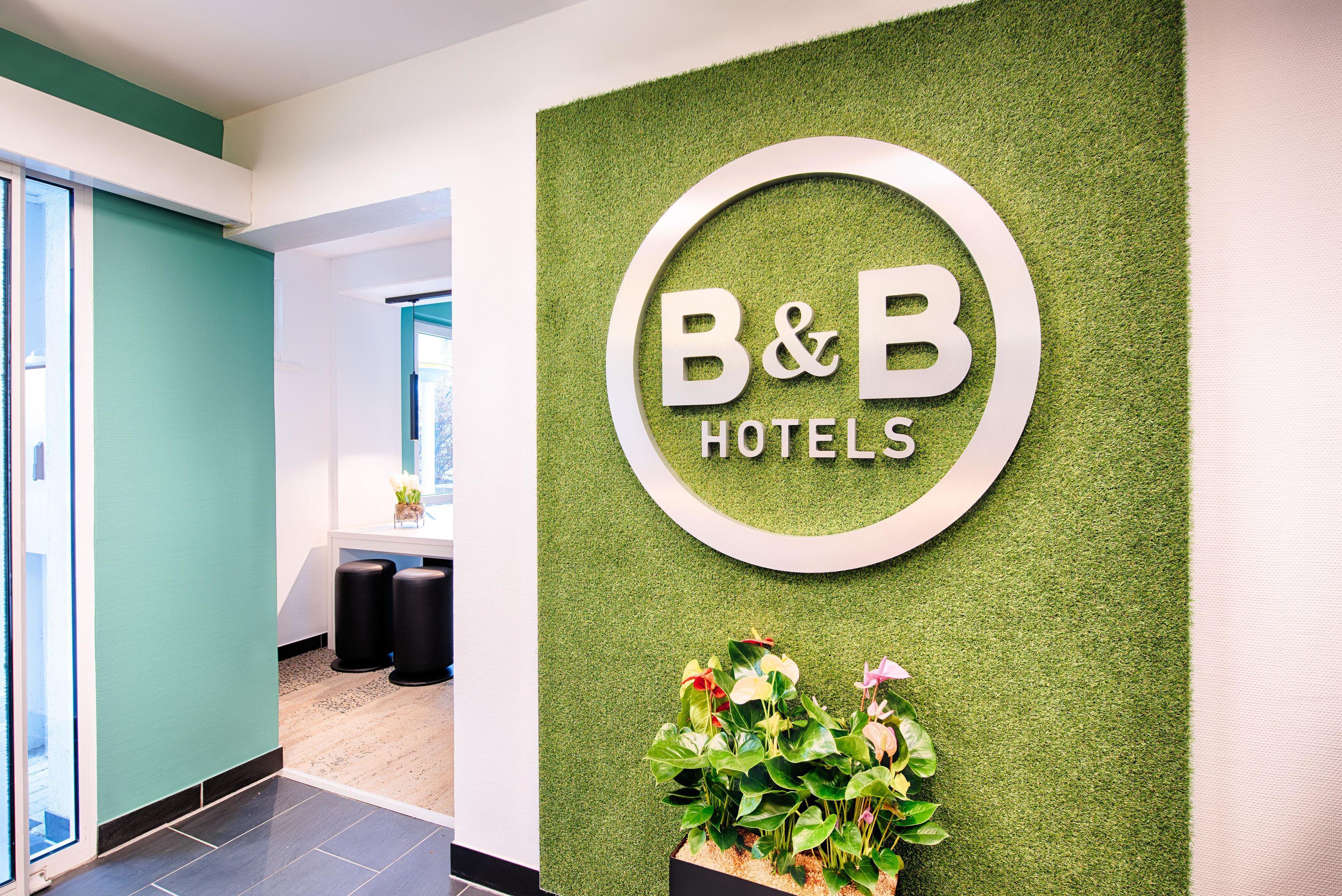 B&B Hotel Muenchen-Putzbrunn Exterior foto
